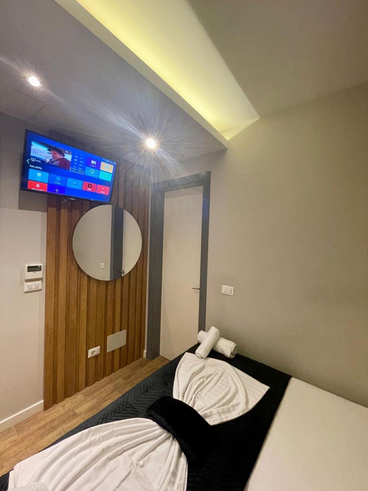 Premium City Studio & Suite Tirana Buitenkant foto
