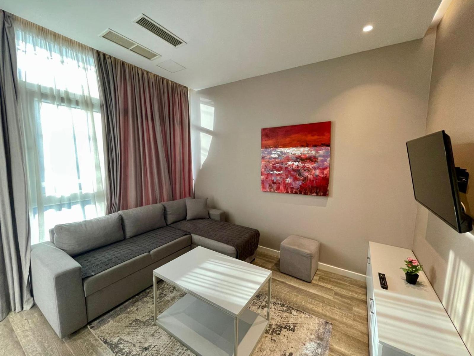 Premium City Studio & Suite Tirana Buitenkant foto