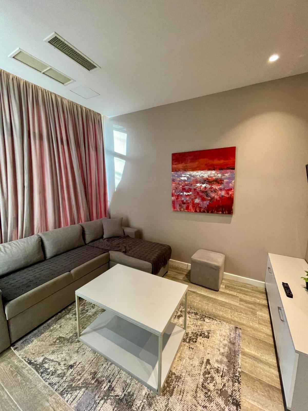 Premium City Studio & Suite Tirana Buitenkant foto