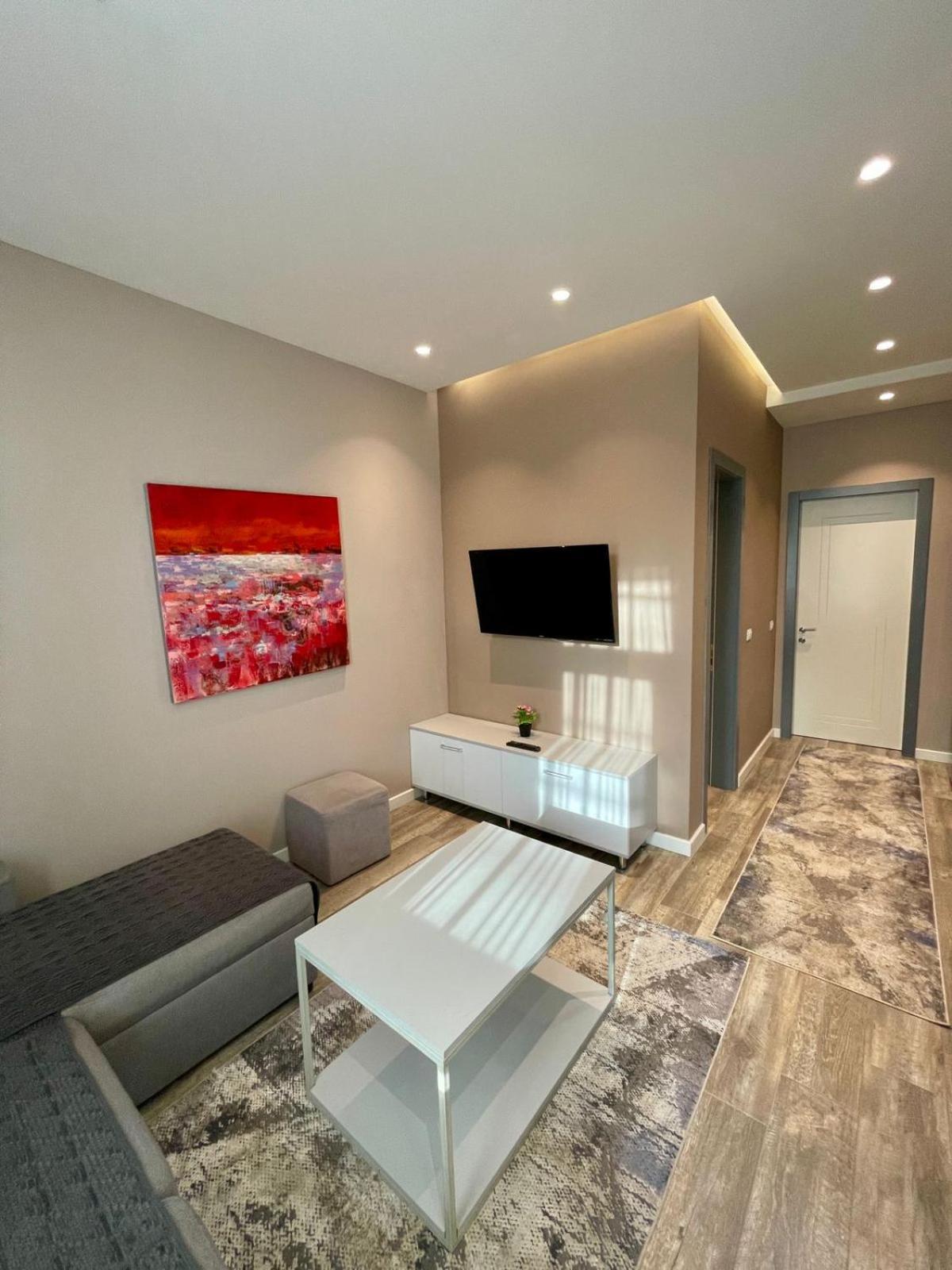 Premium City Studio & Suite Tirana Buitenkant foto