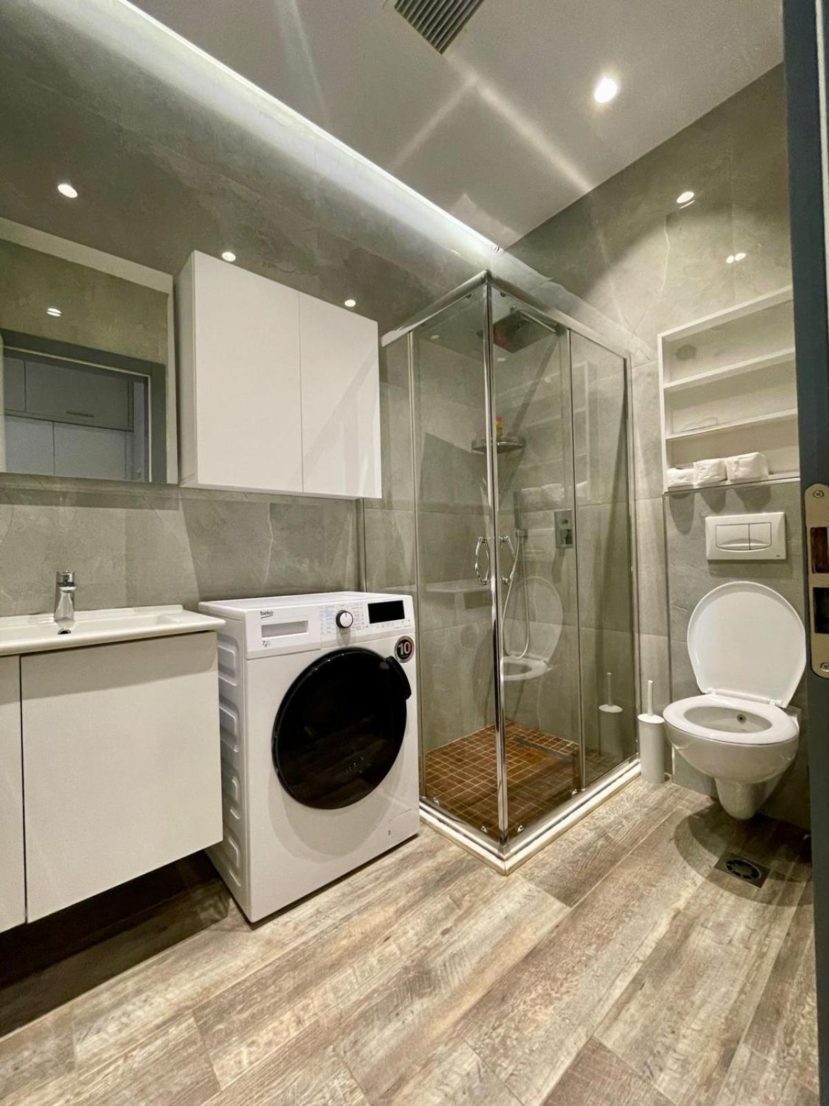 Premium City Studio & Suite Tirana Buitenkant foto